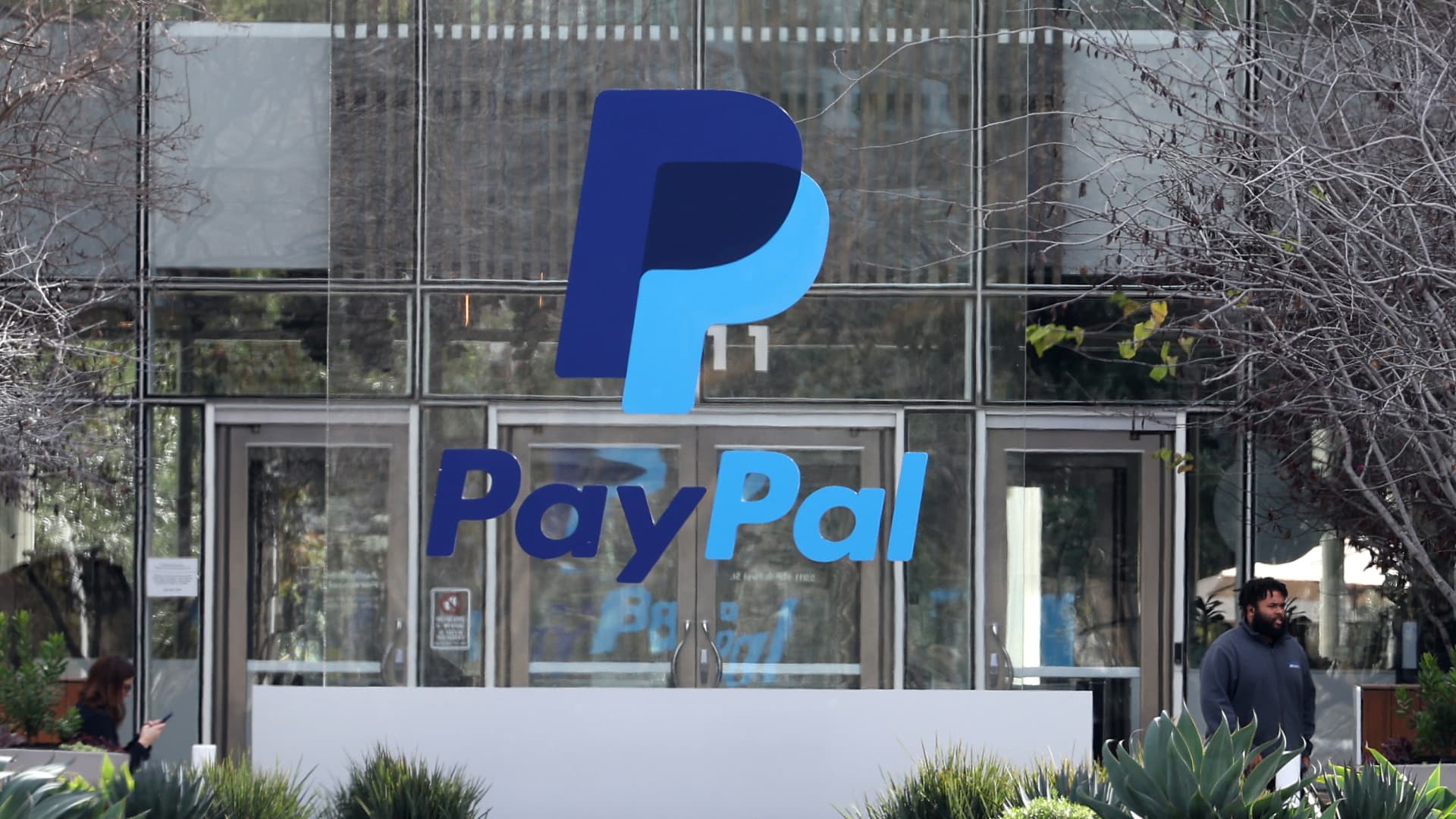 PayPal plummets as Wall Street likens CEO’s strategy to ‘turning around the titanic’